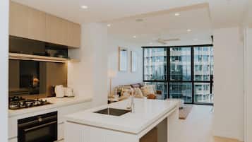 Apartamento superluxo, sacada, vista para o rio | Área de estar