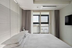 CABIN-V Ocean View Double (V-Type) | Soundproofing, free WiFi, bed sheets - Busan Hotel Grazie (Busan)