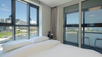 CABIN-V Ocean View Double (V-Type) | Wifi gratis y ropa de cama