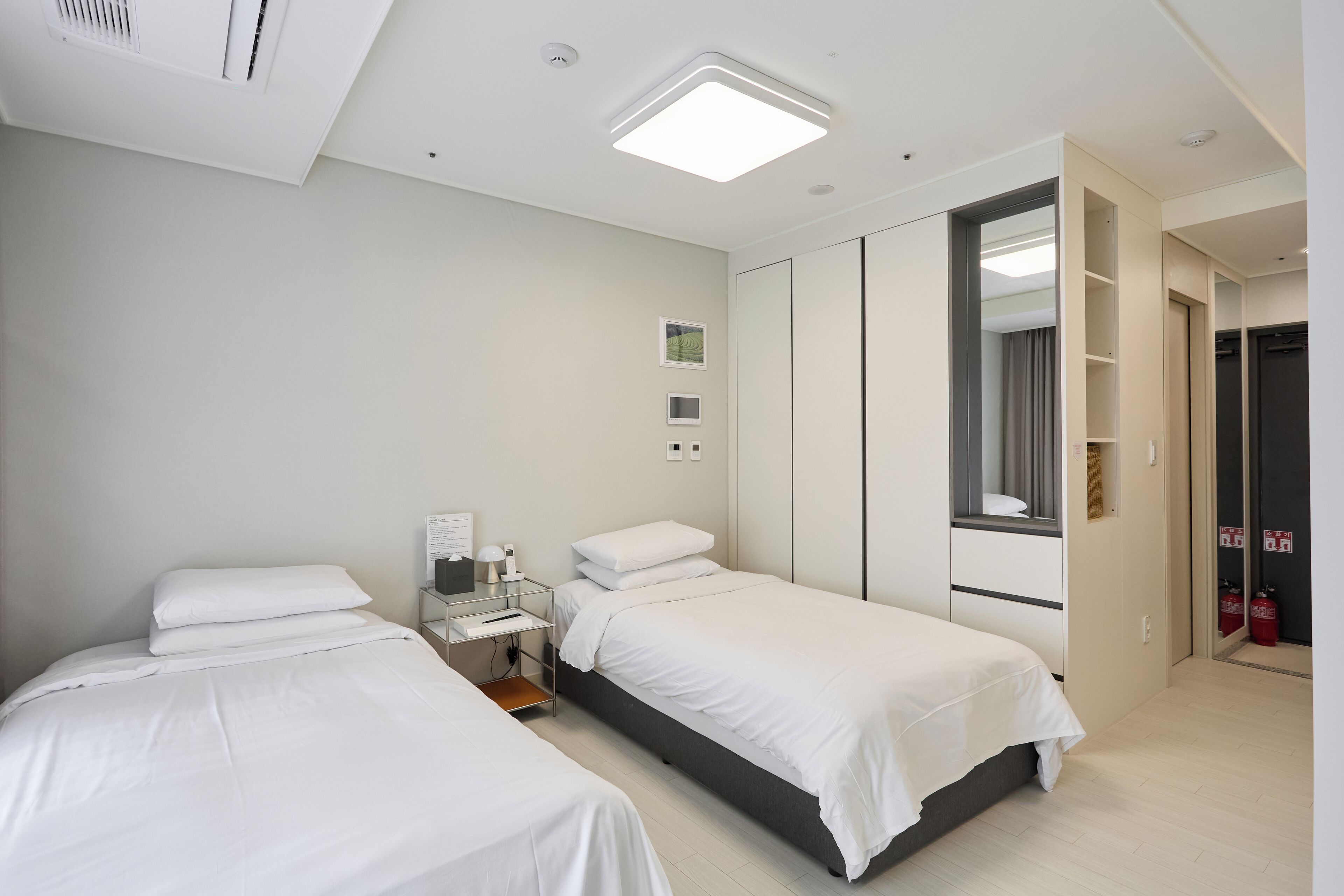 Free WiFi, bed sheets