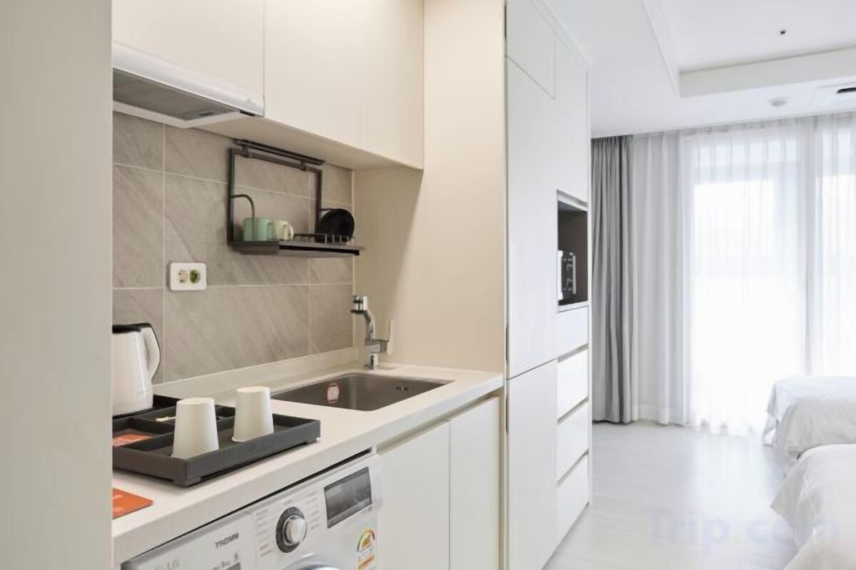 Cuisine privée | Réfrigérateur, four à micro-ondes, surface de cuisson