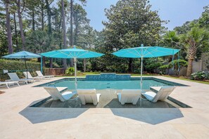 A heated pool - New Listing Pet Friendly 4 BR 3 BA Vacation Home Private Pool Beach Gear & Bikes (Hilton Head Island)