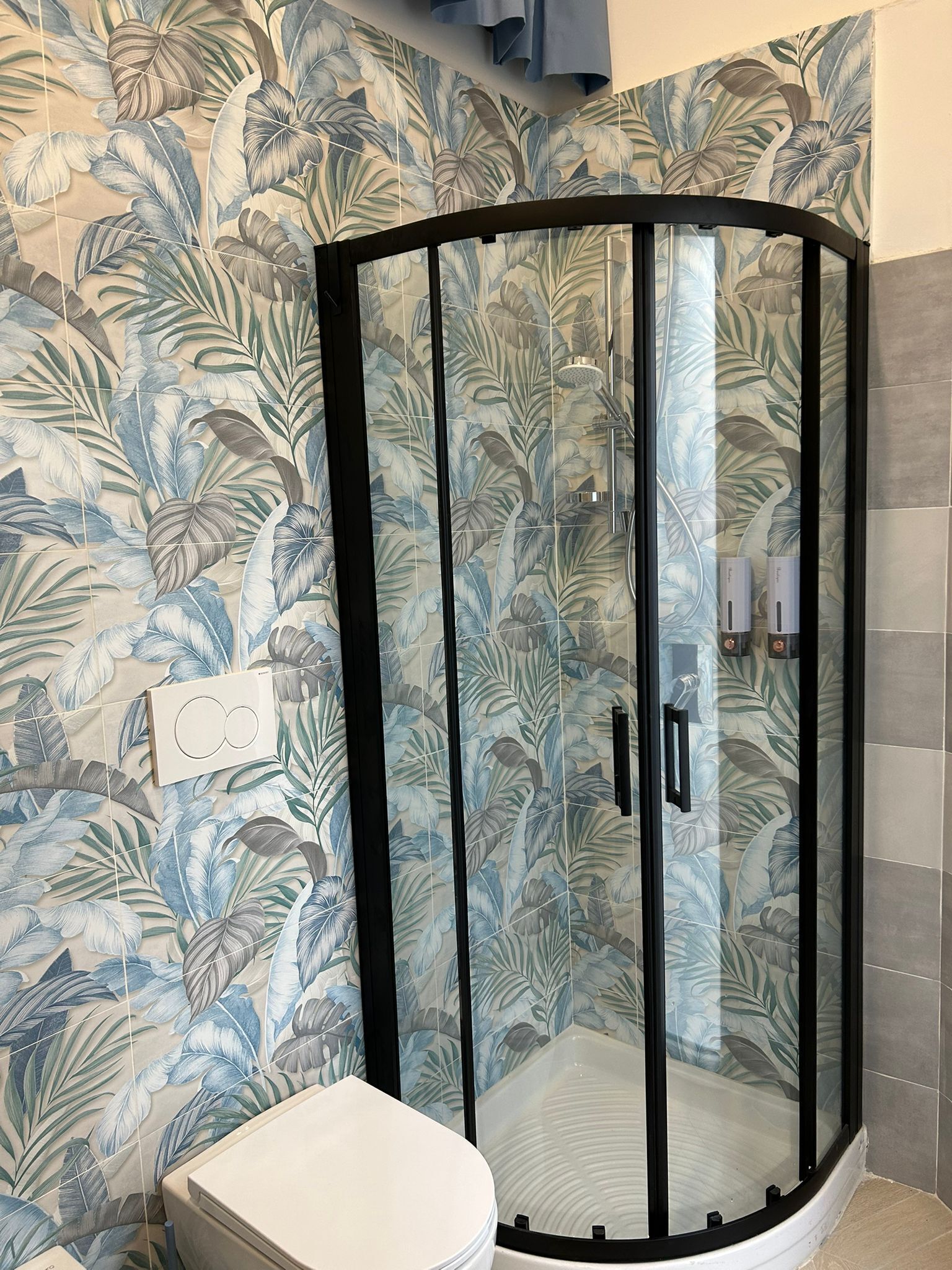 Dusche, Haartrockner, Bidet, Handtücher