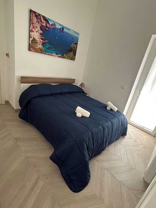 2 bedrooms, WiFi, bed sheets - Little Home (Scafati)