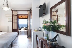 Exclusive Double Room, Bay View | Desk, laptop workspace, free WiFi