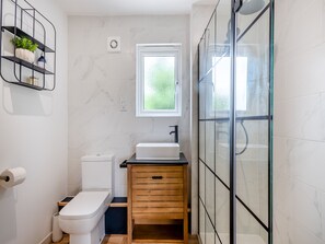 Towels - 2 bedroom accommodation in South Creake, near Fakenham (South Creake, near Fakenham)