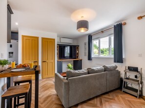 TV - 2 bedroom accommodation in South Creake, near Fakenham (South Creake, near Fakenham)