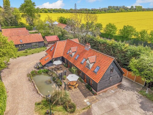 7 bedroom accommodation in Ilketshall St Margaret near Bungay