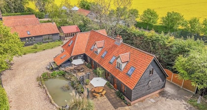 7 bedroom accommodation in Ilketshall St Margaret near Bungay