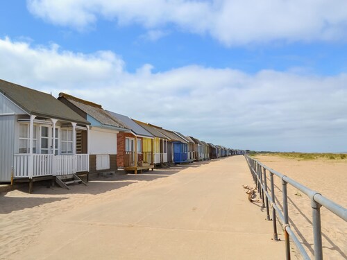 With easy access to Skegness Beach and local attractions.