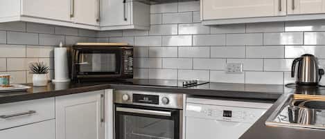 Dishwasher, cookware/dishes/utensils