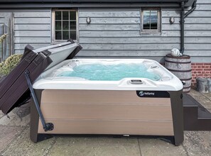 Unclassified image, 4 of 22, button