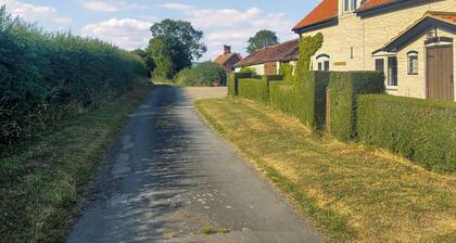 2 bedroom accommodation in Winestead