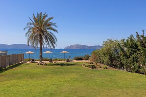 Property grounds - Private Beachfront Villa, Experience beauty, luxury and serenity, all in one. (Pigadia)