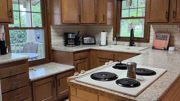 Microones, forn, placa de cuina i rentaplats