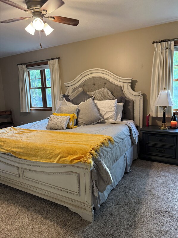 3 bedrooms, iron/ironing board, WiFi, bed sheets