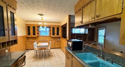 Large Baytown Home | 4BR, 2.5BA | Near Houston | Budget-Friendly
