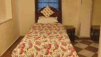 Standardzimmer | Schreibtisch, laptopgeeigneter Arbeitsplatz, kostenloses WLAN