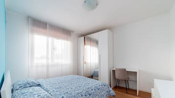 2 dormitorios, tabla de planchar con plancha, wifi gratis y ropa de cama