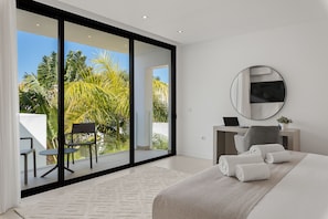 8 chambres, fer et planche à repasser, Wi-Fi gratuit, draps fournis