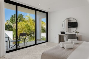 8 bedrooms, iron/ironing board, free WiFi, bed sheets