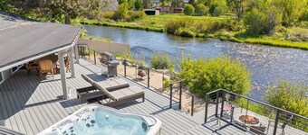 Otter Run - Riverfront Paradise in Tumalo, Hot Tub, Sauna, Deck, Pet Friendly!
