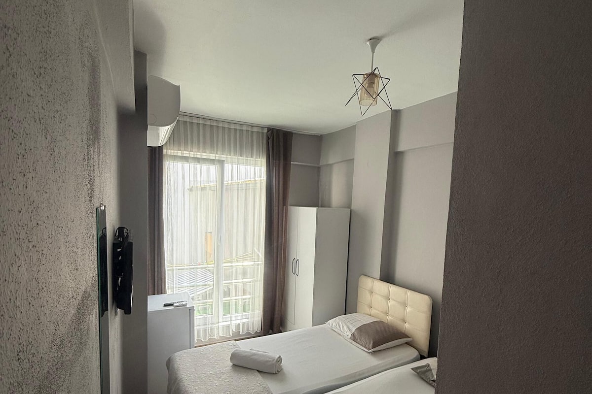 Phòng 2 giường đơn Tiêu chuẩn | Minibar, truy cập Internet không dây miễn phí, bộ trải giường