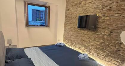 La Casina di Fabbrizzi Rebecca 100mt from Piazza Grande, city center