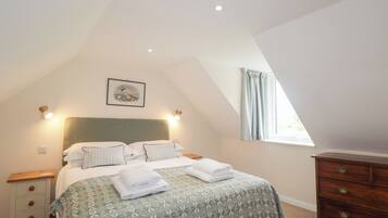 2 bedrooms, individually decorated, individually furnished, free WiFi