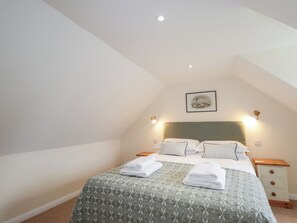 2 عدّة غرف نوم وبديكورات فريدة لكل غرفة وطراز فريد لكل وحدة