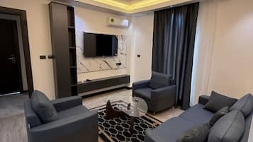 Superior suite, balkon | 1 slaapkamer, individueel gedecoreerd, een bureau, een laptopwerkplek