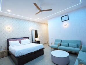 3 slaapkamers, een strijkplank/strijkijzer, wifi