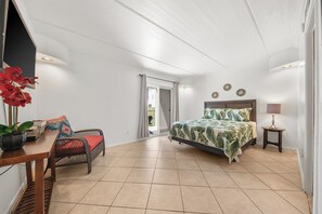 2 bedrooms, iron/ironing board, internet, bed sheets