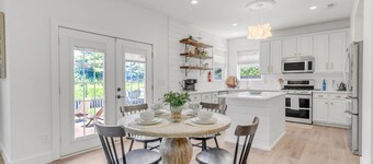 Pristine 4BR w/ Fire Pit, Walk to Starbucks & Swig