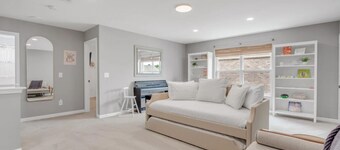 Pristine 4BR w/ Fire Pit, Walk to Starbucks & Swig
