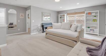 Pristine 4BR w/ Fire Pit, Walk to Starbucks & Swig