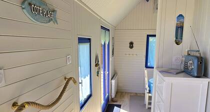 A unique experience: immersion in a marine chalet in the heart of nature