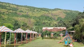 Family Room, Mountain View | Garden view