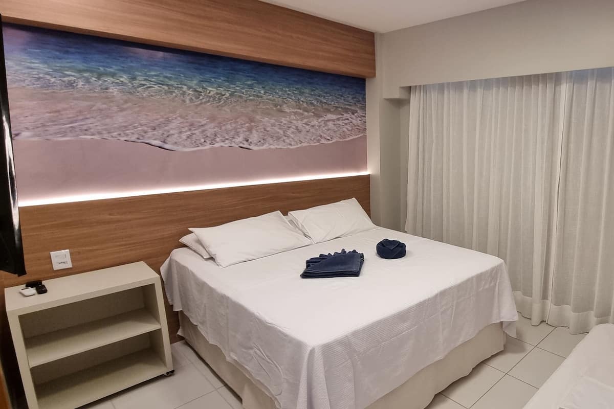 Family Studio, Garden View | Laptop workspace, blackout curtains, soundproofing, free WiFi