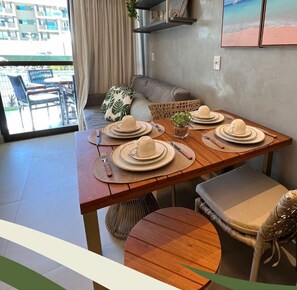 Laptop workspace, blackout drapes, soundproofing, free WiFi