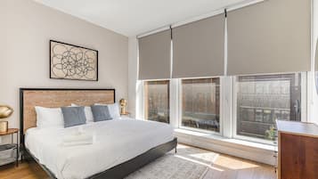 2 bedrooms, desk, iron/ironing board, travel crib