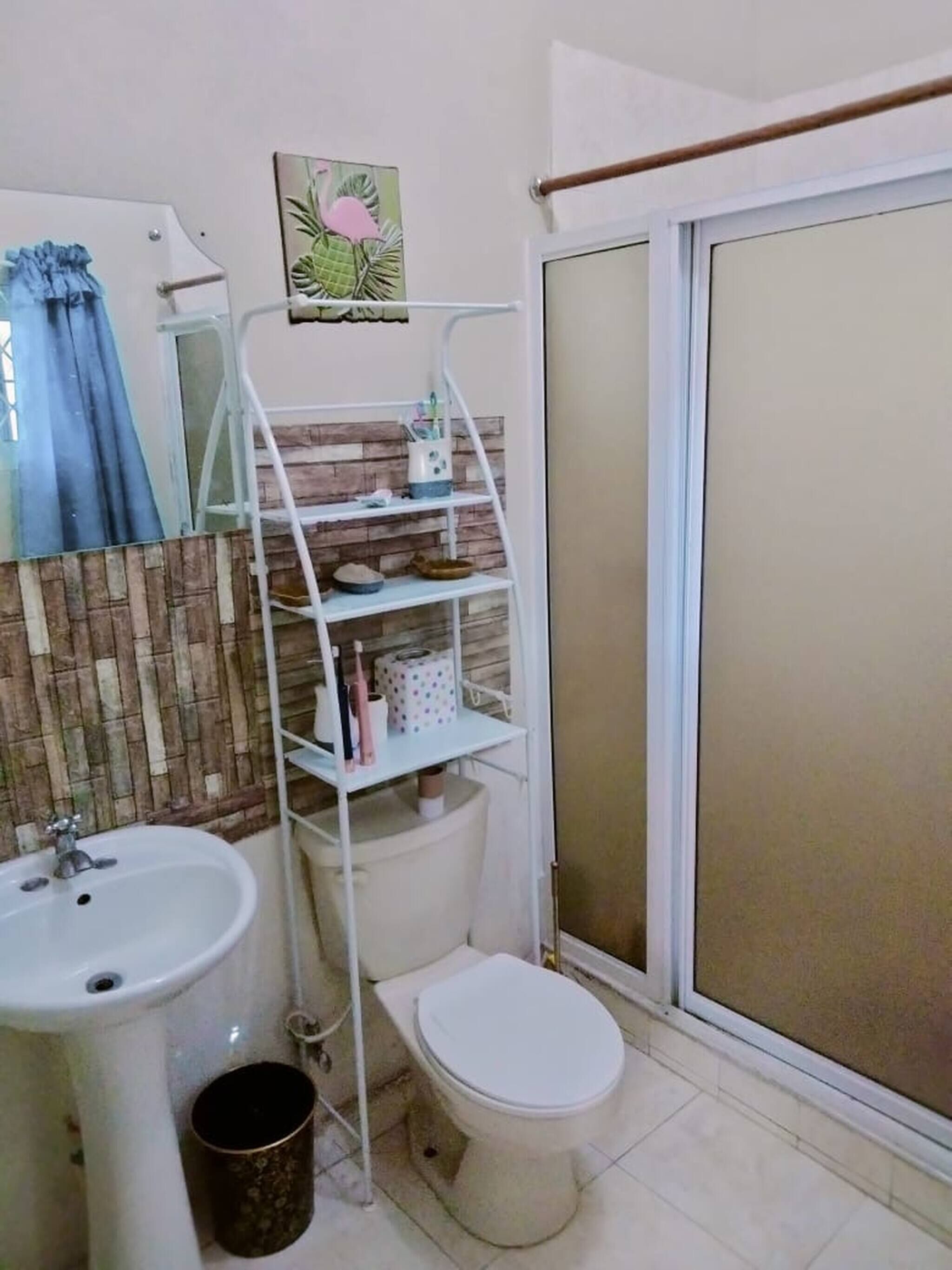 Apartment, 2 Bedrooms, Accessible, Smoking | Bathroom