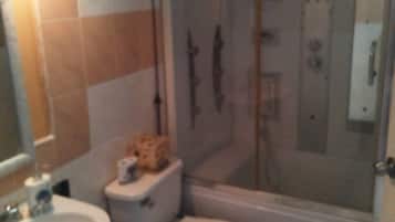 Appartement, 2 chambres, accessible aux personnes à mobilité réduite, fumeurs | Salle de bain