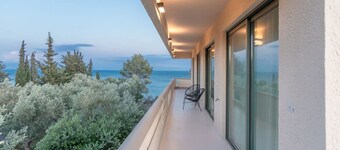Astra Beach Studio 3
