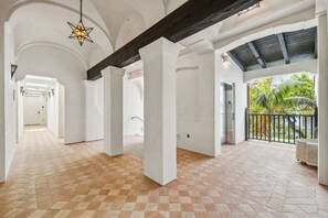Interior - Casa Riviera 16 - Boutique Suites (Santa Barbara)
