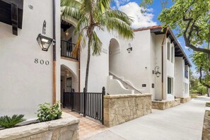 Exterior - Casa Riviera 16 - Boutique Suites (Santa Barbara)