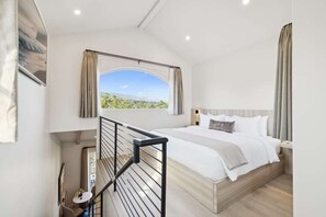 Iron/ironing board, travel cot, WiFi, bed sheets