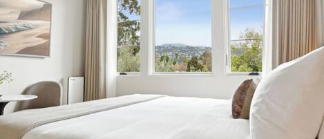 Strykejern/-brett, reiseseng for barn, wi-fi og sengetøy