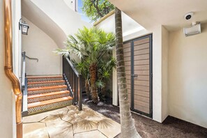 Interior - Casa Riviera 20 - Boutique Suites (Santa Barbara)