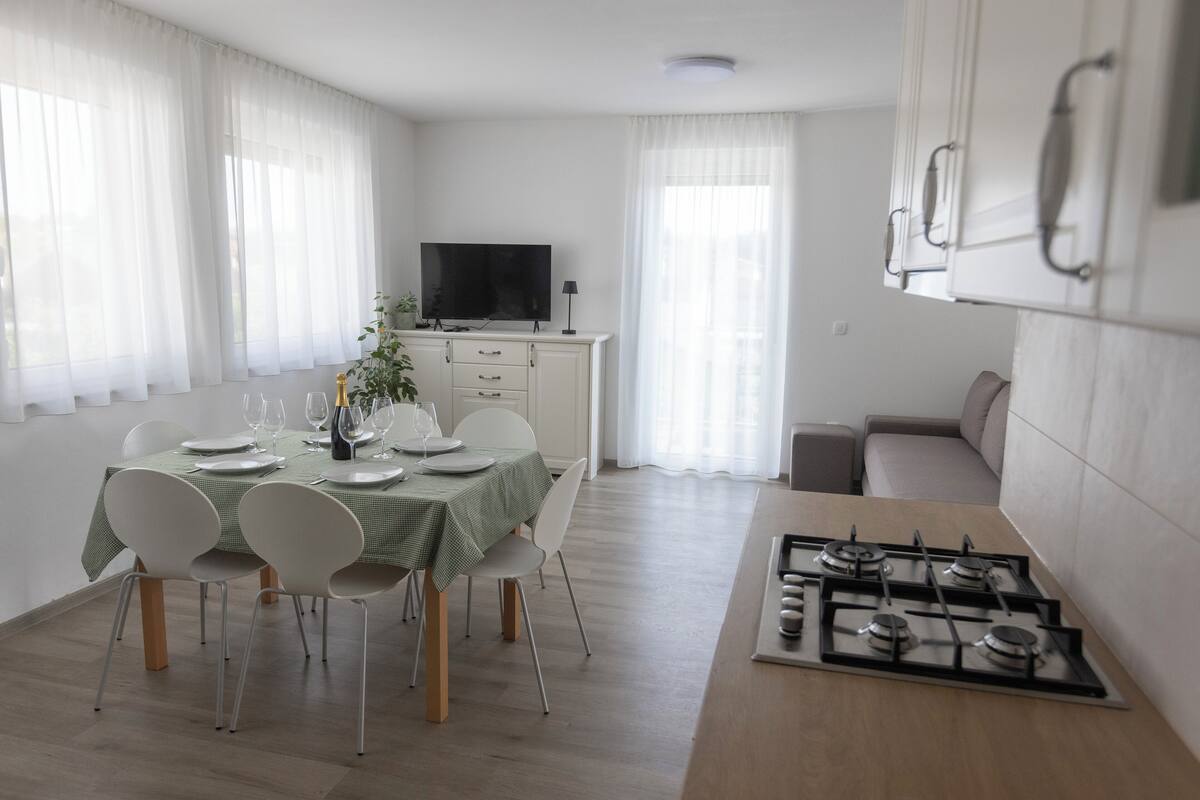 Appartement Confort, 2 chambres, balcon, vue ville | Coin séjour